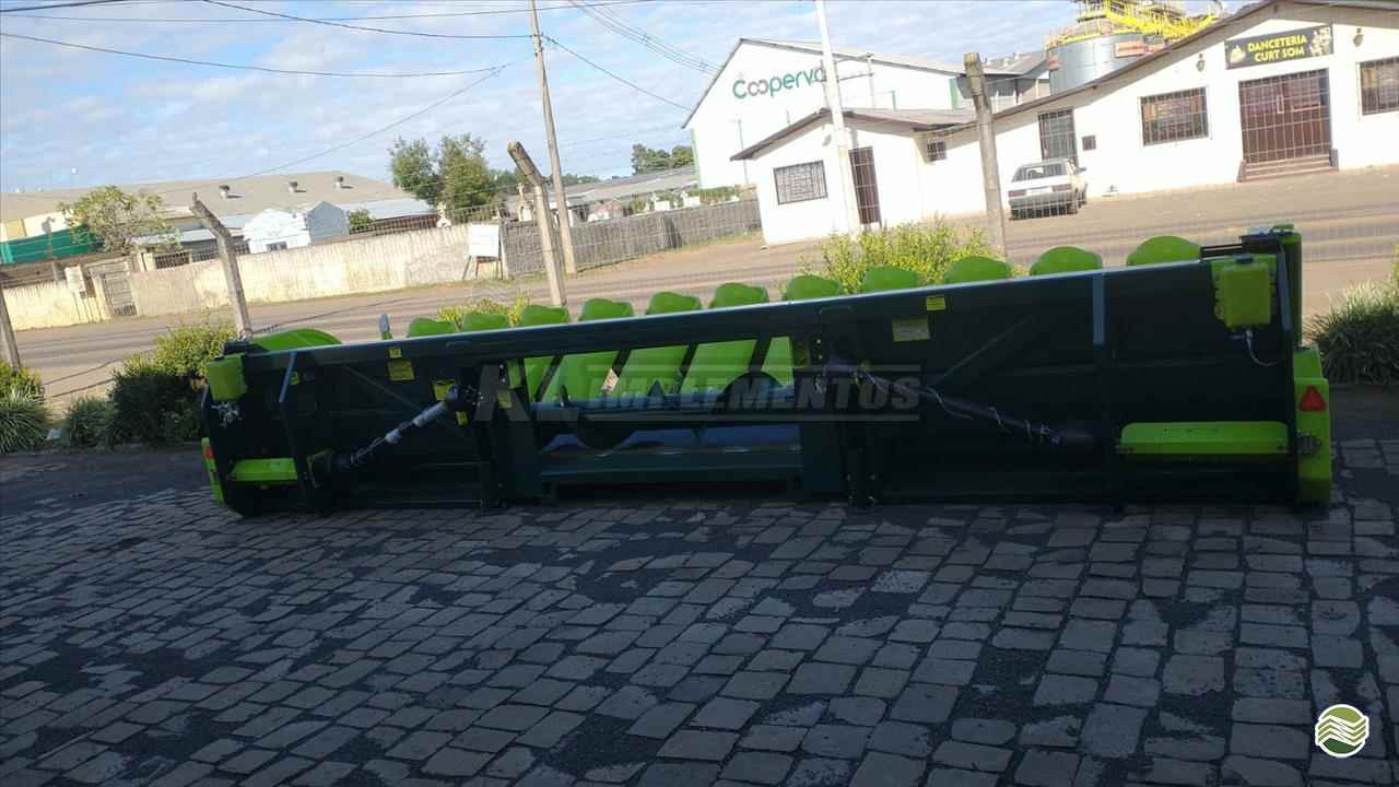 PLATAFORMA COLHEITADEIRA KF MÁKXIMA PMKF 6000 KL Implementos - Ls Tractor VACARIA RIO GRANDE DO SUL RS